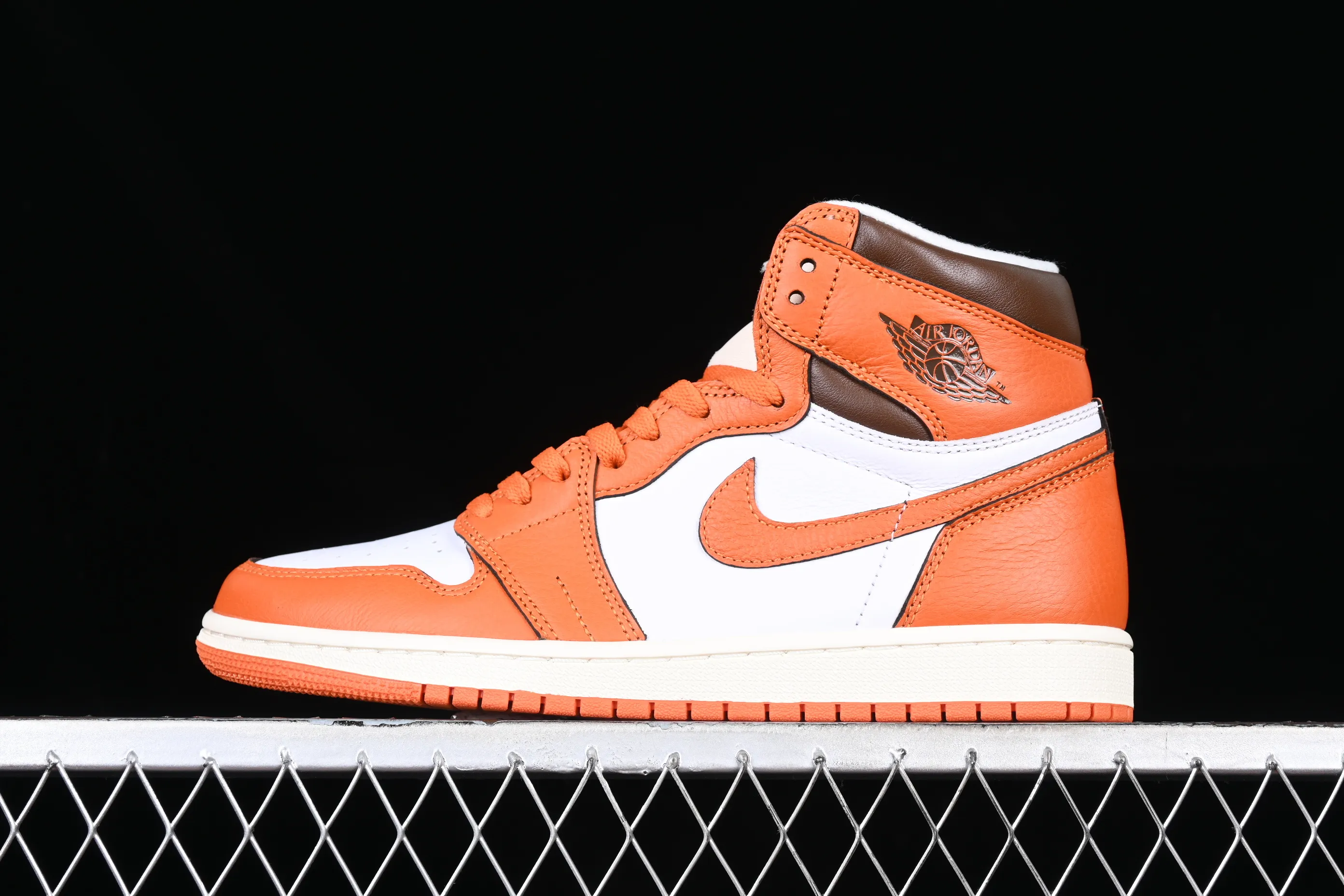 All categories Air Jordan Jordan series basketball shoes Air Jordan 1 High Pure original Air Jordan 1 High OG "Starfish" AJ1 Joe 1 Hermes Orange high-top basketball shoes DO9369-101